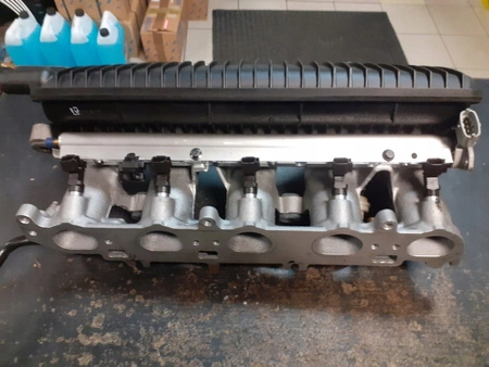 Colectoare de admisie injecție de injecție cu accelerație volvo 2.5 T