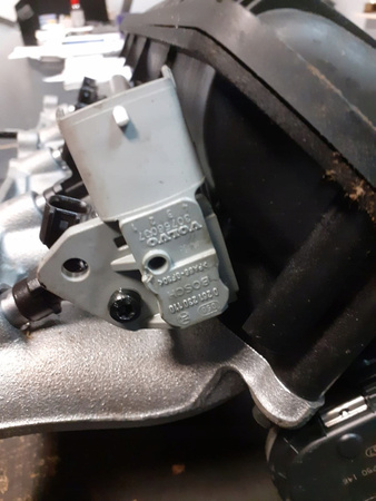 Colectoare de admisie injecție de injecție cu accelerație volvo 2.5 T