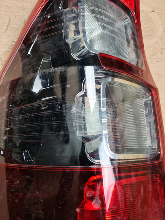 Lampa Tył Prawa Ford Ranger III światło CIEMNA