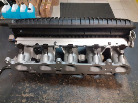 Colectoare de admisie injecție de injecție cu accelerație volvo 2.5 T