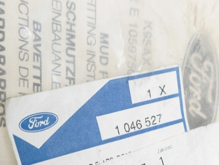 Chlapacze Ford ESCORT ORION NOWE ORYGINAŁ TYŁ