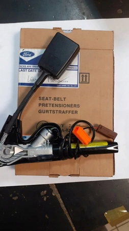 Klamra pas bezpieczeństwa Ford Mondeo mk3 NOWA