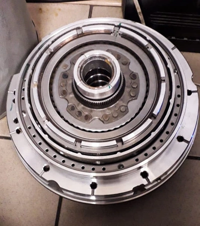 Wspornik Pompa skrzyni automatycznej Ford Mustang F-150 10R80 2181544