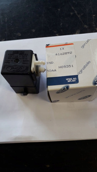 Releu de semnalizare intermitentă a indicatorului Transit Connect