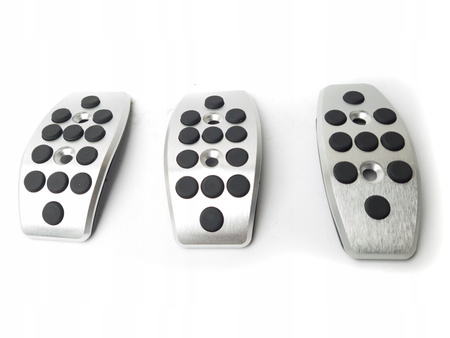 Originalul Ford Ka acoperă pedalele din aluminiu